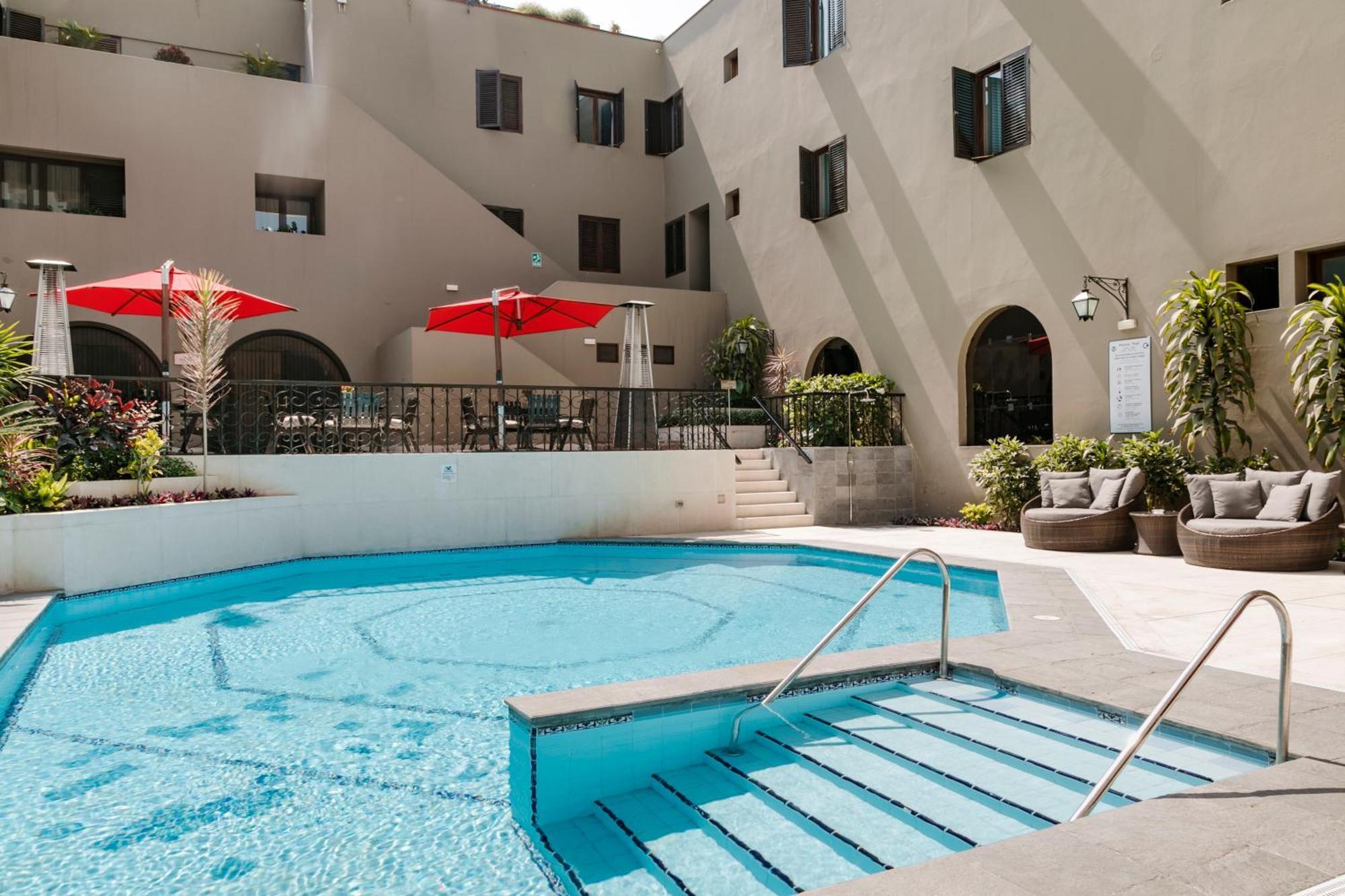 Costa Del Sol Trujillo Centro Hotel ภายนอก รูปภาพ