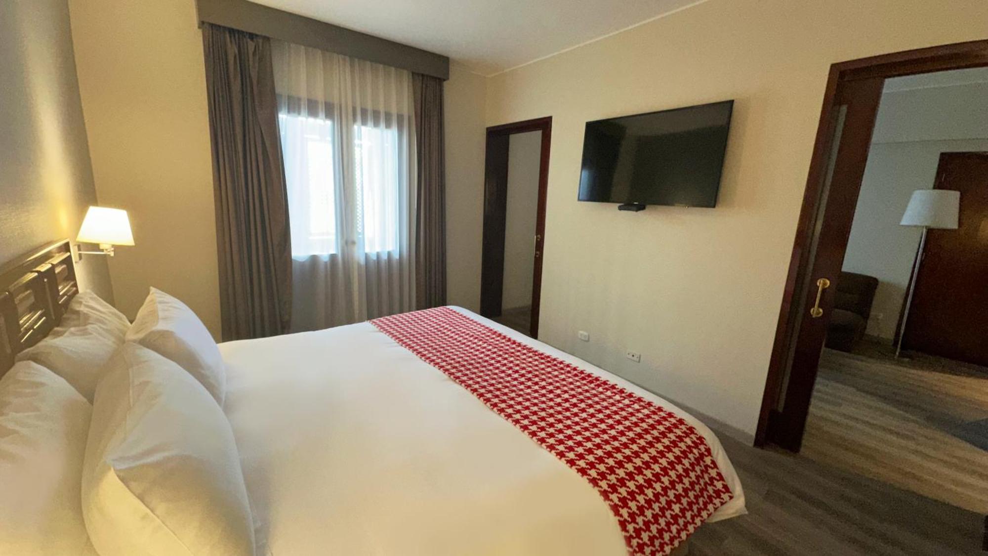 Costa Del Sol Trujillo Centro Hotel ภายนอก รูปภาพ