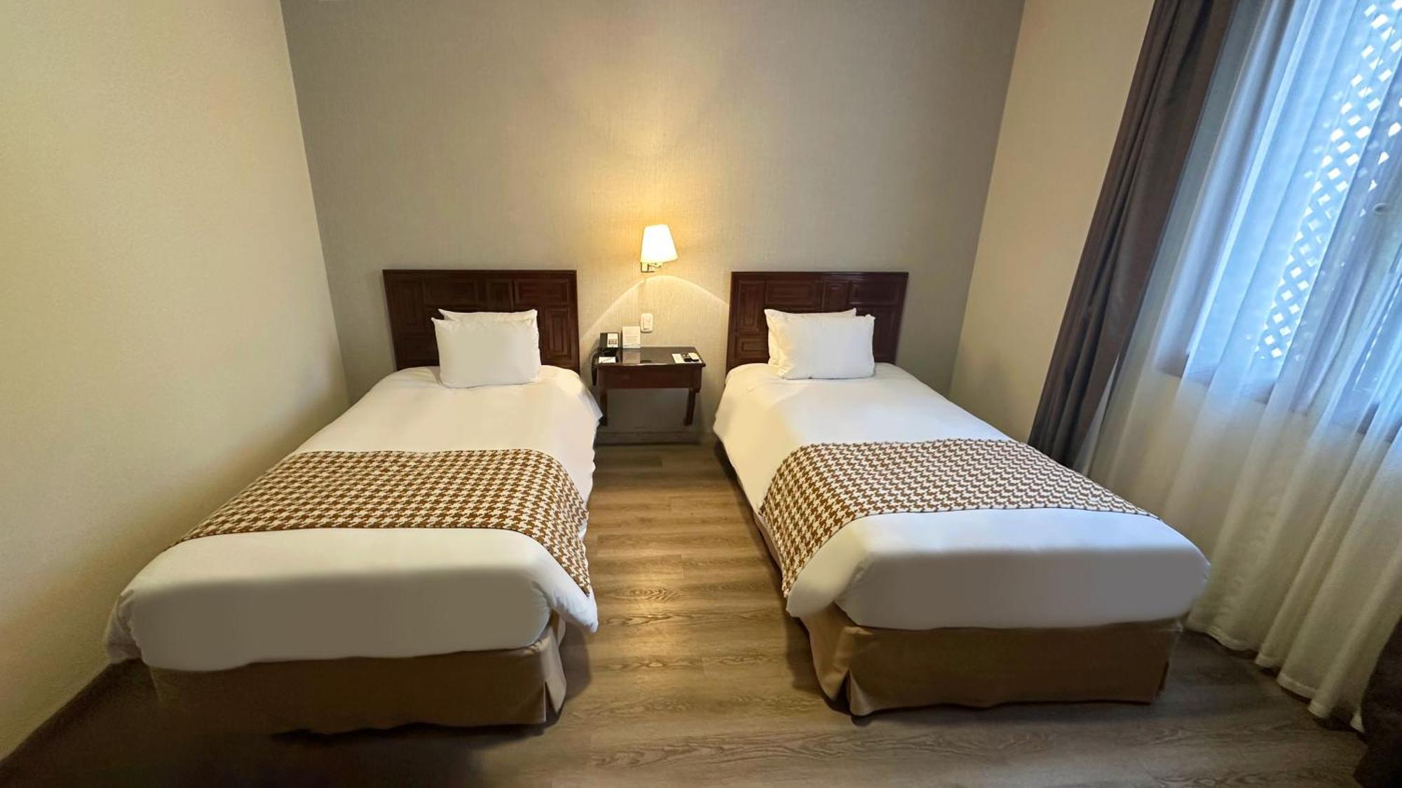 Costa Del Sol Trujillo Centro Hotel ภายนอก รูปภาพ