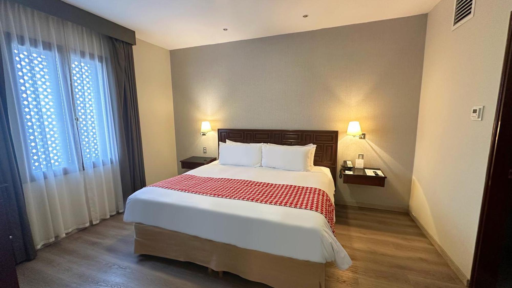 Costa Del Sol Trujillo Centro Hotel ภายนอก รูปภาพ
