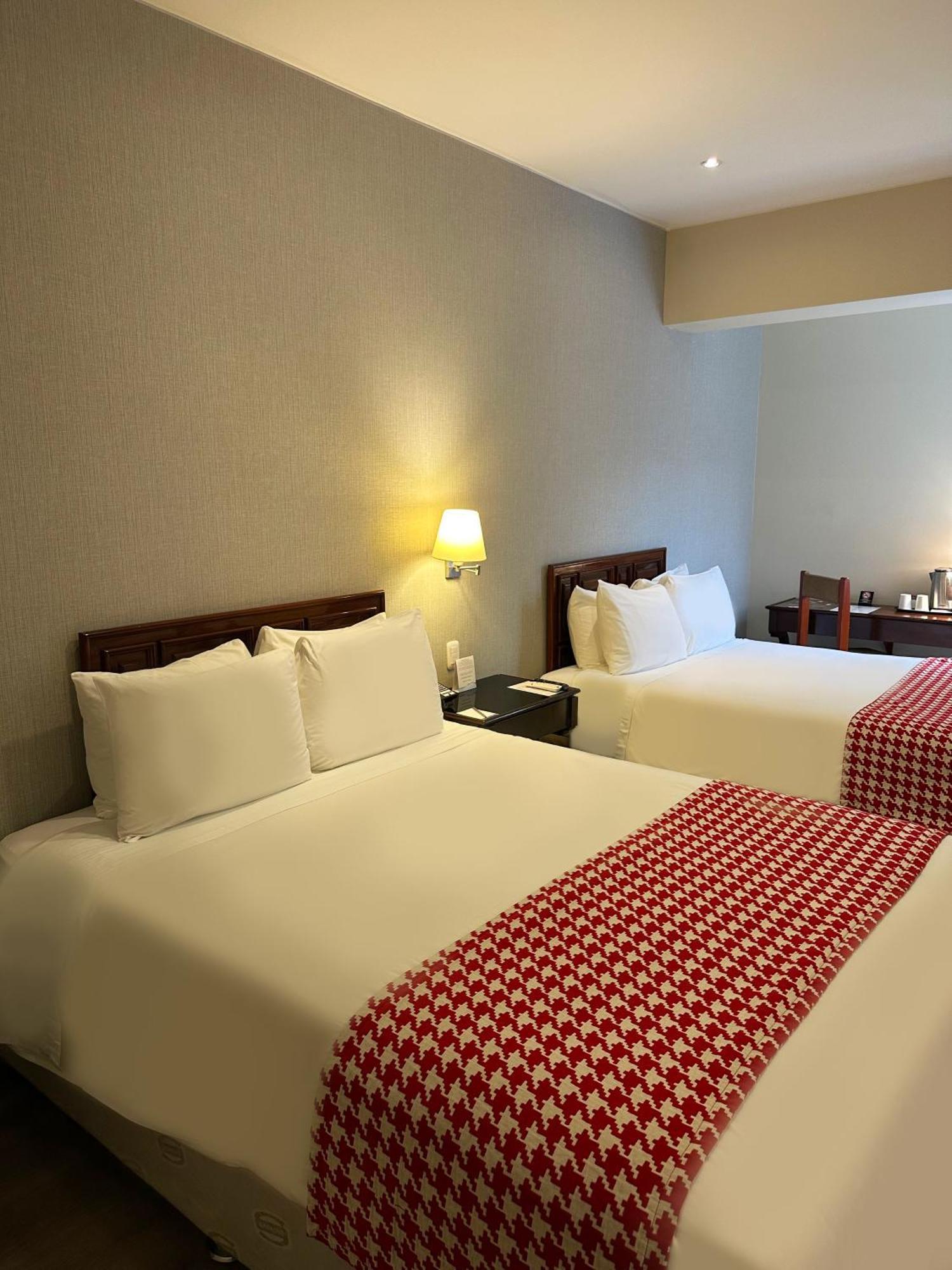 Costa Del Sol Trujillo Centro Hotel ภายนอก รูปภาพ