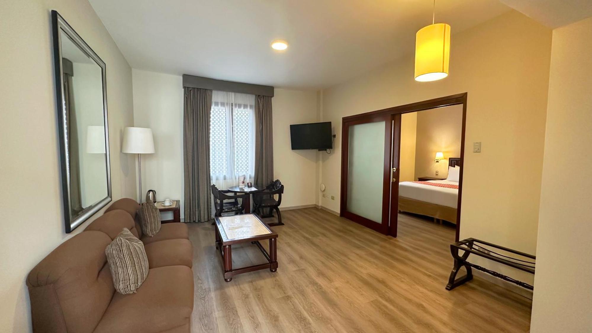 Costa Del Sol Trujillo Centro Hotel ภายนอก รูปภาพ