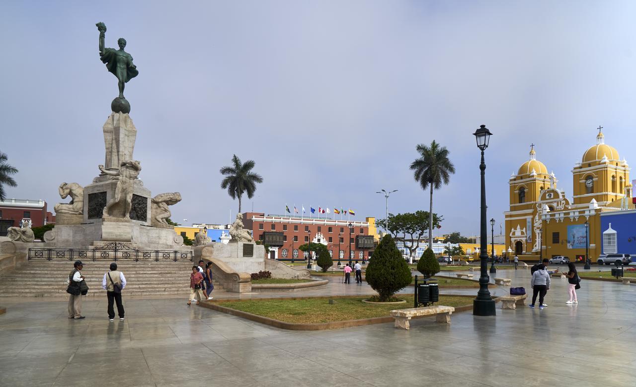 Costa Del Sol Trujillo Centro Hotel ภายนอก รูปภาพ